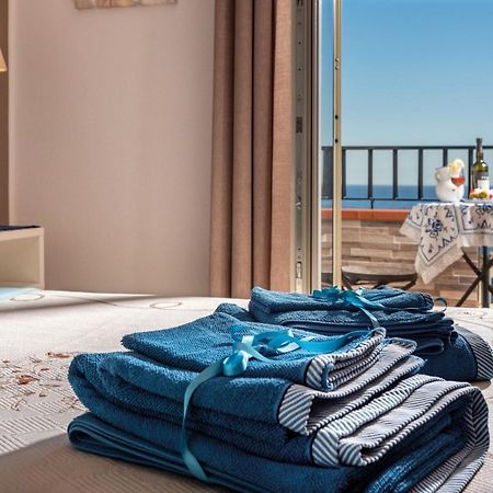 Torrevarata - Guest Rooms Santa Teresa di Riva Kültér fotó