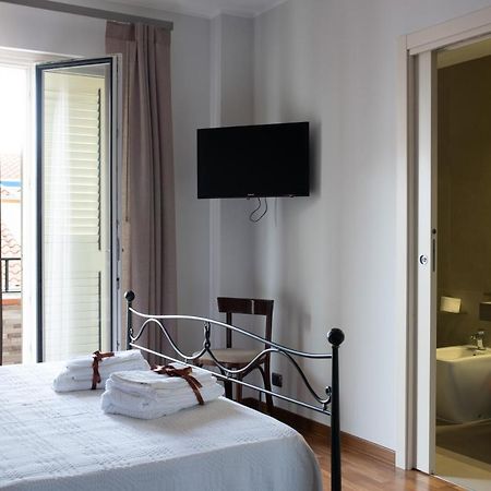 Torrevarata - Guest Rooms Santa Teresa di Riva Kültér fotó