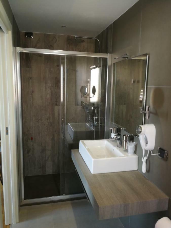 Torrevarata - Guest Rooms Santa Teresa di Riva Kültér fotó